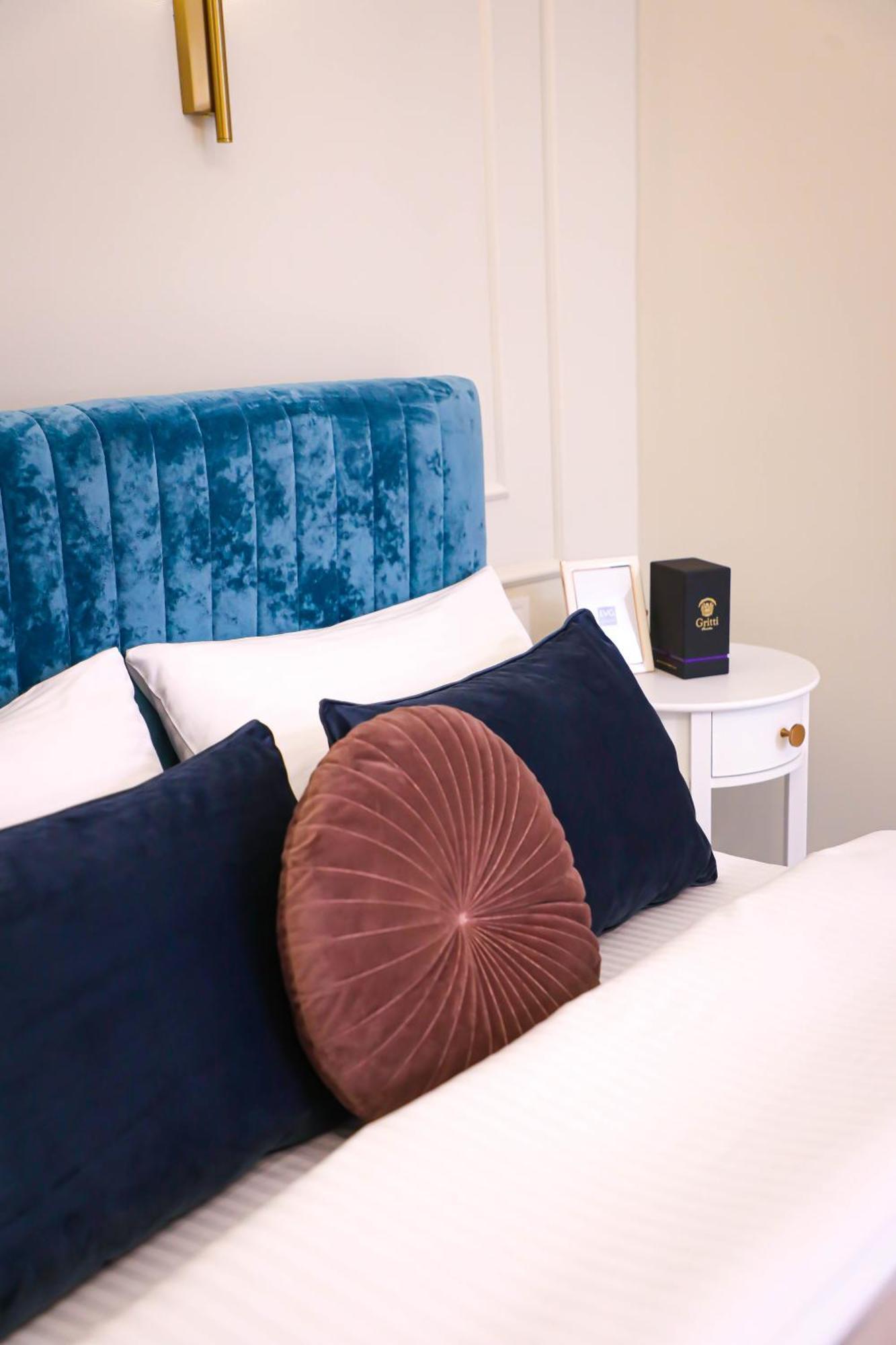 Modern Apartment, 3Mins To Opera Λβιβ Εξωτερικό φωτογραφία
